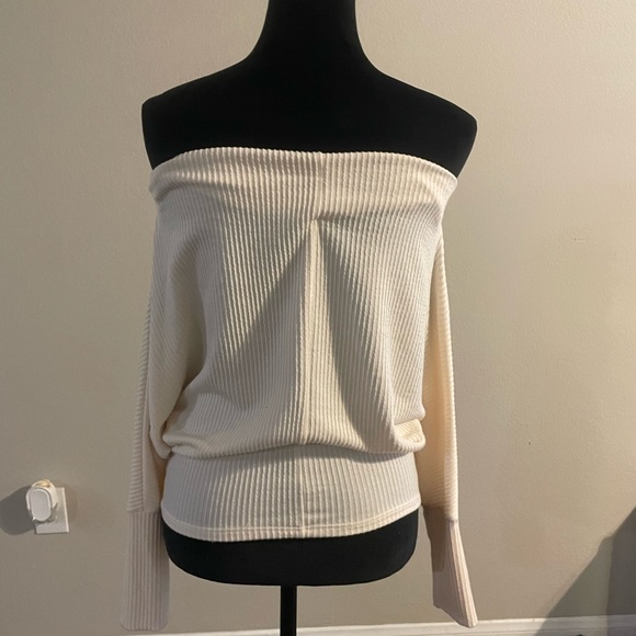 Sweater - Picture 2 of 4